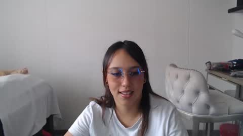 Snapshot of skarlet_adams chatting on February 10, 2025, 7:07 pm Alice online show from February 10, 2025, 7:07 pm