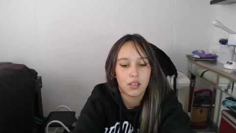 Snapshot of skarlet_adams chatting on March 6, 2025, 5:54 pm Alice online show from March 6, 2025, 5:54 pm