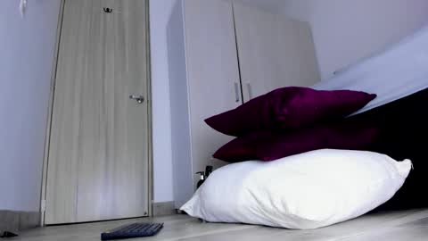 Skarlet online show from November 21, 2025, 4:55 am