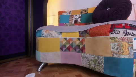 skarlettbarnes online show from April 16, 2026, 11:44 am