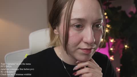 Snapshot of skarpio17 chatting on December 17, 2024, 12:34 am Im Scarlett ONLINE 5pm-10pm NYC time online show from December 17, 2024, 12:34 am