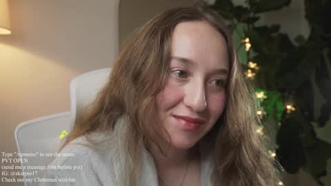 Snapshot of skarpio17 chatting on December 20, 2024, 3:47 am Im Scarlett ONLINE 5pm-10pm NYC time online show from December 20, 2024, 3:47 am