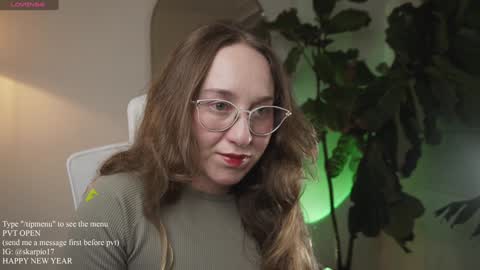 Snapshot of skarpio17 chatting on January 3, 2025, 2:10 am Im Scarlett ONLINE 5pm-10pm NYC time online show from January 3, 2025, 2:10 am