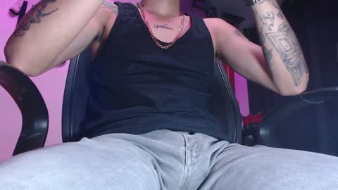 Snapshot of skateboy444 chatting on January 25, 2025, 12:38 am king online show from January 25, 2025, 12:38 am