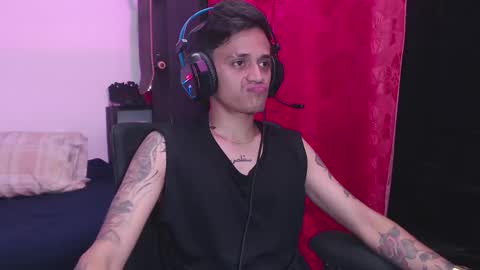 Snapshot of skateboy444 chatting on March 1, 2025, 5:31 am king online show from March 1, 2025, 5:31 am