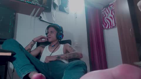 Snapshot of skateboy444 chatting on September 21, 2025, 9:55 am king online show from September 21, 2025, 9:55 am