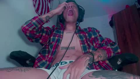 Snapshot of skateboy444 chatting on February 17, 2026, 5:15 am king online show from February 17, 2026, 5:15 am