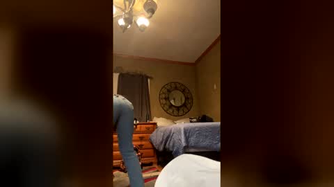 Snapshot of skaterbate222 chatting on March 5, 2026, 3:46 am skaterbate222 online show from March 5, 2026, 3:46 am