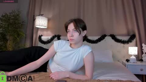 Emily online show from December 2, 2025, 1:00 am