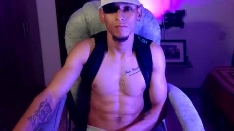 Snapshot of skinny_boy_hot chatting on February 20, 2026, 9:37 pm skinny online show from February 20, 2026, 9:37 pm