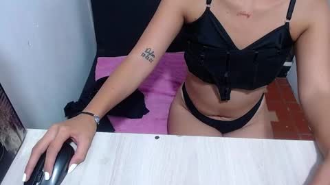 Snapshot of skinny_nastyy chatting on June 20, 2026, 3:37 pm Kim skinny online show from June 20, 2026, 3:37 pm