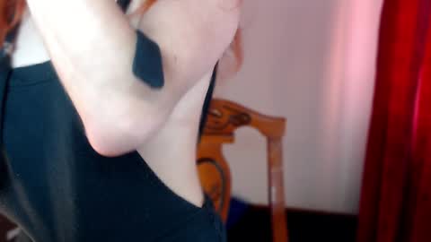Snapshot of skinny_raven chatting on December 8, 2024, 8:36 pm Marion online show from December 8, 2024, 8:36 pm