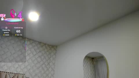 Snapshot of skinnygirl_28 chatting on February 14, 2026, 7:43 pm SkinnyGirl online show from February 14, 2026, 7:43 pm