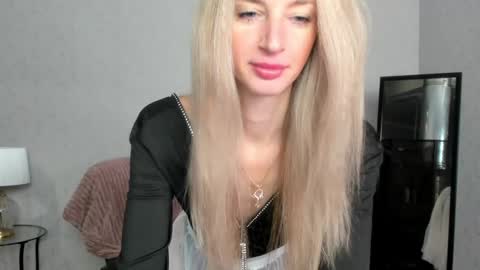 Snapshot of skinnyladyy chatting on February 2, 2025, 2:06 am Skinnyladyy online show from February 2, 2025, 2:06 am