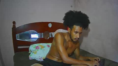 Skinny Latin Man online show from December 4, 2024, 9:35 pm