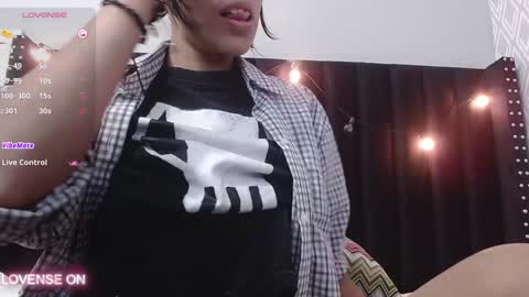 Snapshot of skinnyneighbour_ chatting on December 18, 2024, 3:15 am Karla online show from December 18, 2024, 3:15 am