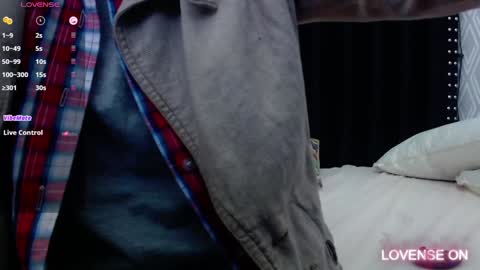 Snapshot of skinnyneighbour_ chatting on December 31, 2024, 3:01 am Karla online show from December 31, 2024, 3:01 am