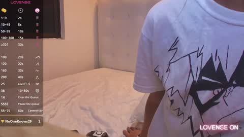 Snapshot of skinnyneighbour_ chatting on February 8, 2025, 7:37 am Karla online show from February 8, 2025, 7:37 am