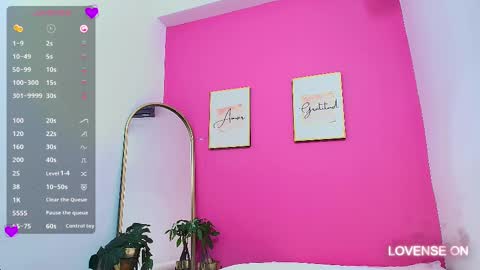 Snapshot of skinnyneighbour_ chatting on March 6, 2025, 9:14 am Karla online show from March 6, 2025, 9:14 am
