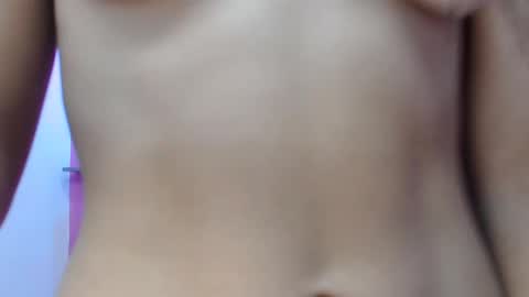 Snapshot of skinnysofia18 chatting on October 22, 2025, 1:00 pm sofia online show from October 22, 2025, 1:00 pm