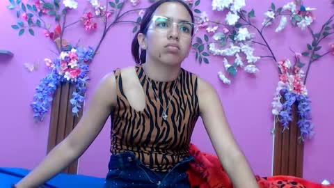 Snapshot of skinnysofia18 chatting on November 23, 2025, 7:30 am sofia online show from November 23, 2025, 7:30 am