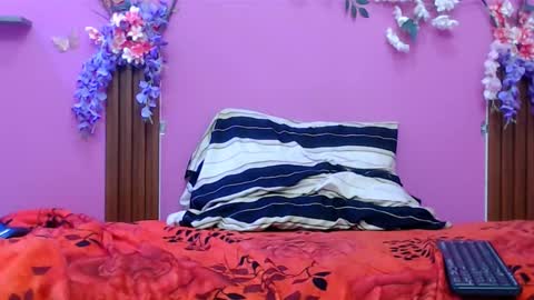 Snapshot of skinnysofia18 chatting on November 26, 2025, 1:45 pm sofia online show from November 26, 2025, 1:45 pm