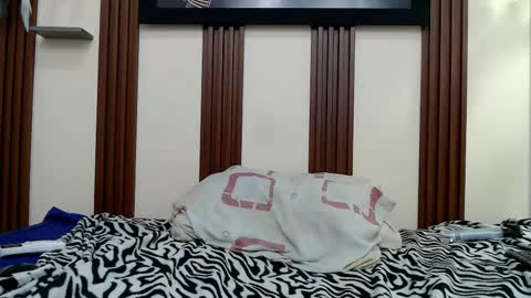 Snapshot of skinnysofia18 chatting on December 16, 2025, 1:43 am sofia online show from December 16, 2025, 1:43 am