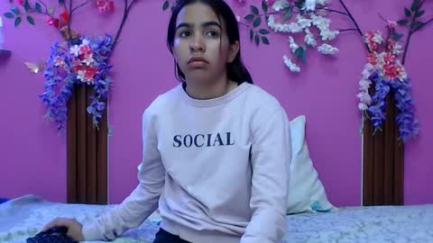 Snapshot of skinnysofia18 chatting on December 22, 2025, 1:41 pm sofia online show from December 22, 2025, 1:41 pm