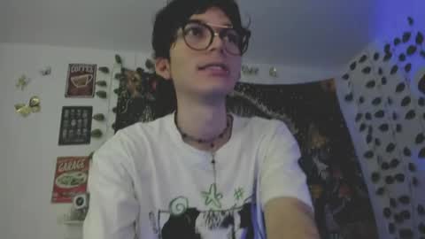 Snapshot of skiny_dann chatting on April 21, 2026, 2:51 am skiny_dann online show from April 21, 2026, 2:51 am