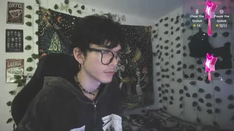 Snapshot of skiny_dann chatting on April 23, 2026, 3:08 am skiny_dann online show from April 23, 2026, 3:08 am
