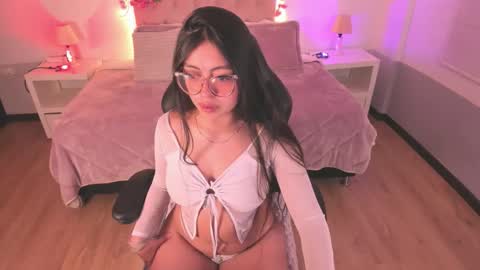 Snapshot of sky_blue__ chatting on October 12, 2025, 2:32 am Hanna online show from October 12, 2025, 2:32 am
