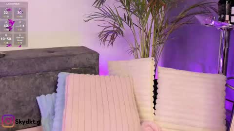 Snapshot of sky_dkt chatting on September 15, 2025, 12:54 am Sky online show from September 15, 2025, 12:54 am