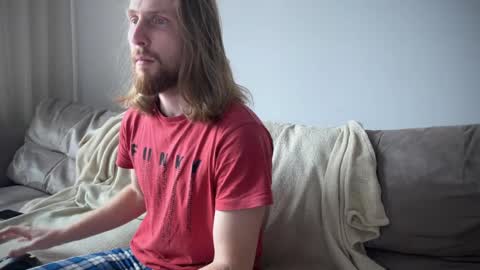 sky_guy25 online show from March 4, 2025, 7:41 am