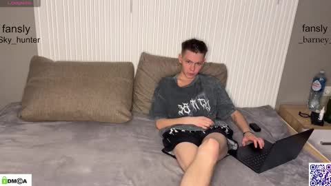 sky_hunter online show from November 13, 2025, 7:57 pm