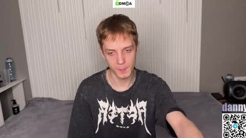 Snapshot of sky_hunter chatting on May 19, 2026, 10:10 am sky_hunter online show from May 19, 2026, 10:10 am