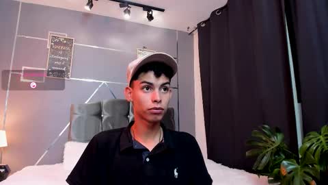 Snapshot of sky_jules chatting on November 22, 2025, 3:27 am Daniel online show from November 22, 2025, 3:27 am