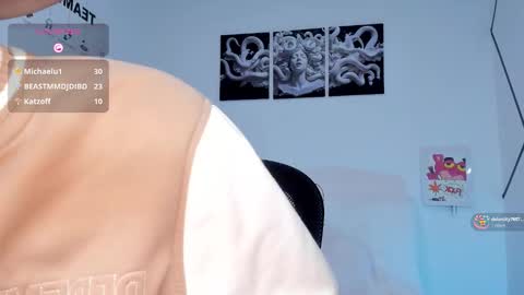 Snapshot of sky_jules chatting on November 29, 2025, 9:23 am Daniel online show from November 29, 2025, 9:23 am