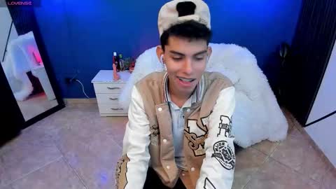 Snapshot of sky_jules chatting on December 4, 2025, 3:16 am Daniel online show from December 4, 2025, 3:16 am