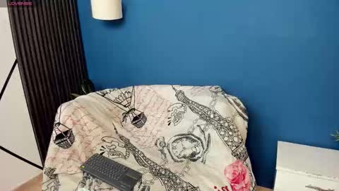 Snapshot of sky_rivers chatting on December 15, 2025, 12:26 am sky_rivers online show from December 15, 2025, 12:26 am