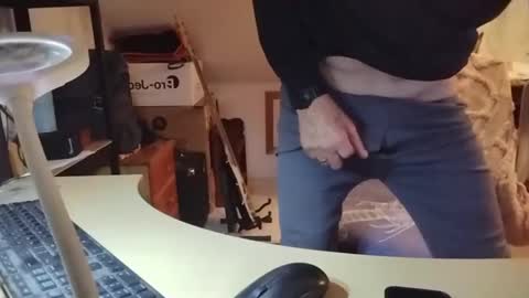 Snapshot of skydog819 chatting on November 20, 2025, 7:13 pm skydog819 online show from November 20, 2025, 7:13 pm