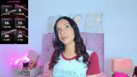 Snapshot of skye_moore chatting on February 25, 2026, 7:23 pm skye moore online show from February 25, 2026, 7:23 pm