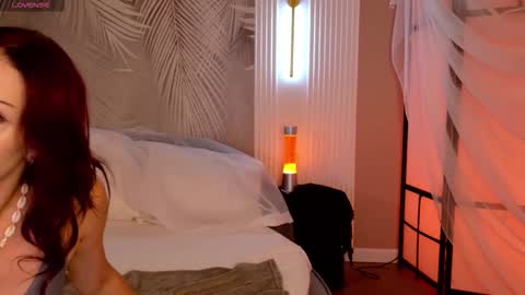 Snapshot of skyeyes__ chatting on October 4, 2025, 5:22 pm Ann online show from October 4, 2025, 5:22 pm