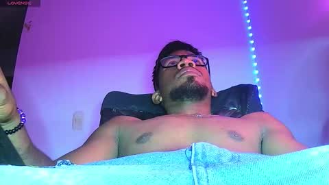 Snapshot of skyfall9875 chatting on December 23, 2025, 2:42 am skyfall9875 online show from December 23, 2025, 2:42 am