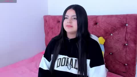 Snapshot of skyhotgirl chatting on July 3, 2026, 9:32 pm Sky online show from July 3, 2026, 9:32 pm