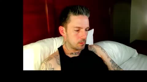 Snapshot of skylarrgrey chatting on April 7, 2026, 5:52 am SkylarGrey online show from April 7, 2026, 5:52 am