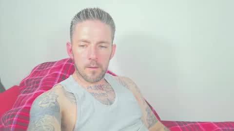 Snapshot of skylarrgrey chatting on April 18, 2026, 3:43 am SkylarGrey online show from April 18, 2026, 3:43 am