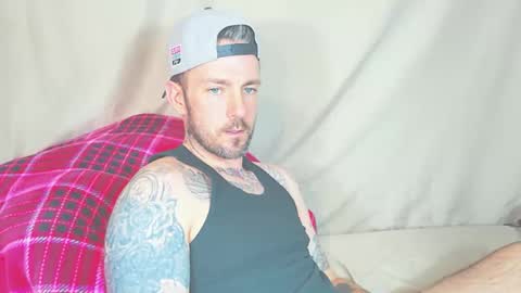 Snapshot of skylarrgrey chatting on April 28, 2026, 10:20 am SkylarGrey online show from April 28, 2026, 10:20 am