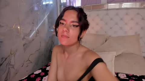 Snapshot of skyler_rouse chatting on May 30, 2026, 8:17 pm skyler_rouse online show from May 30, 2026, 8:17 pm