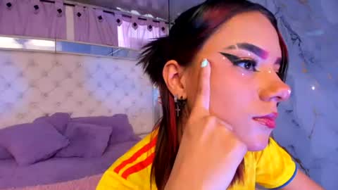 Snapshot of skyler_rouse chatting on July 3, 2026, 7:42 pm skyler_rouse online show from July 3, 2026, 7:42 pm
