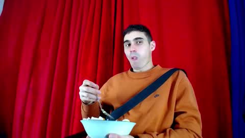 Snapshot of skyler_wild chatting on February 6, 2026, 1:54 am Skyler online show from February 6, 2026, 1:54 am